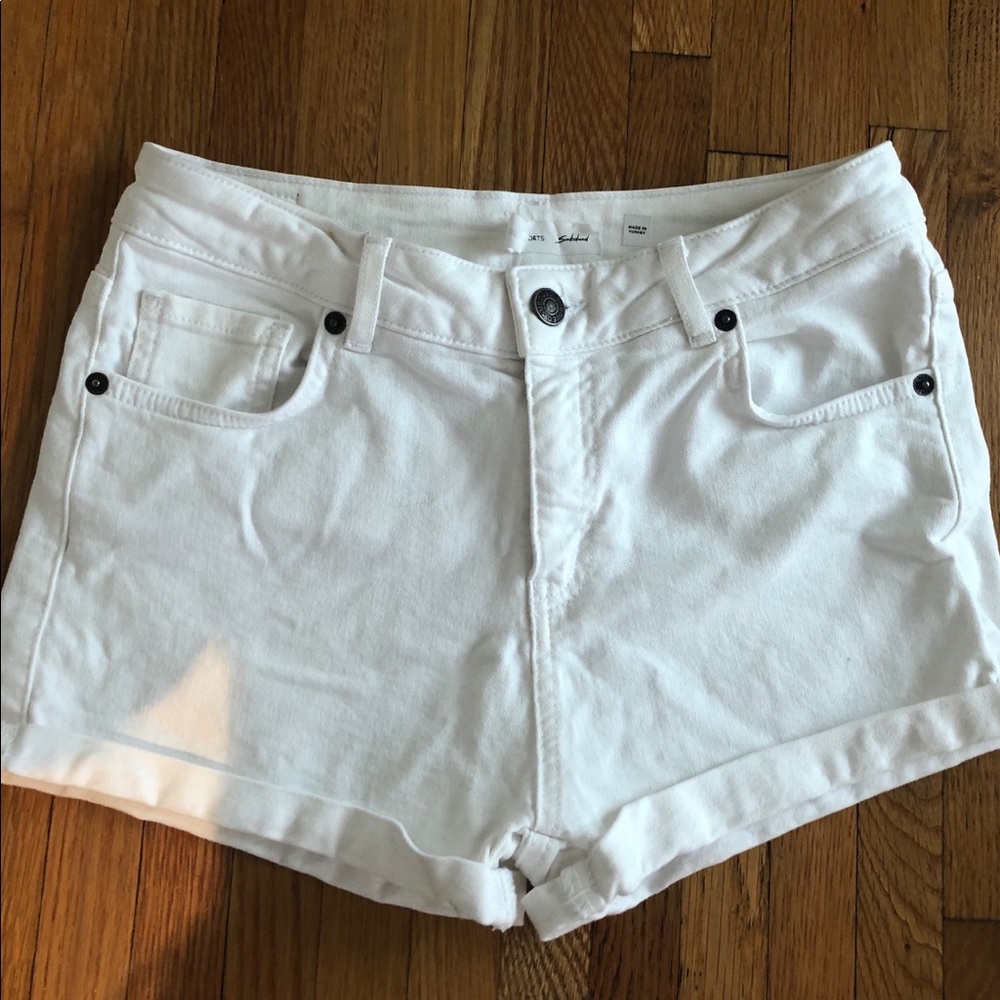 Subdued high wait white jean denim shorts 28 cute
